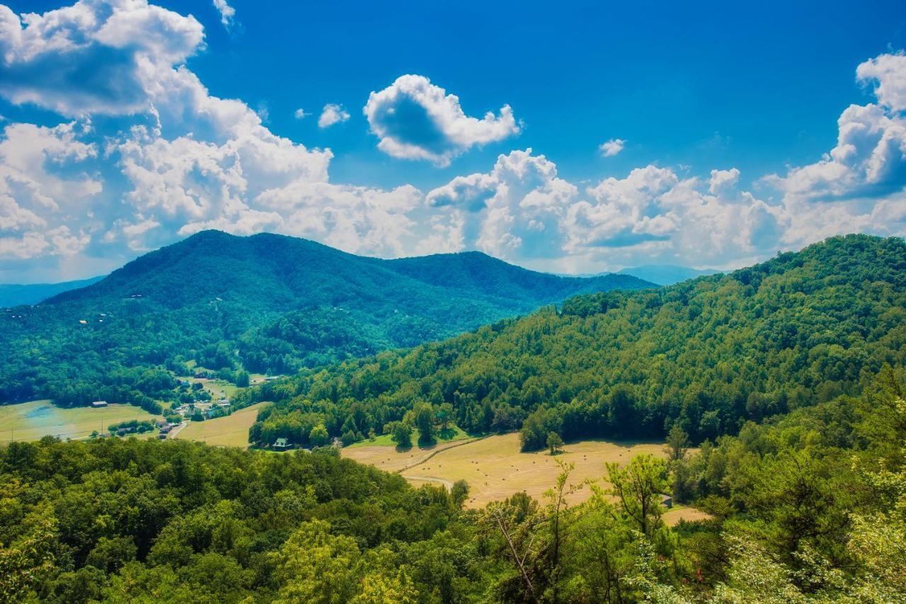 Amazing View Lodge Sevierville Exterior photo